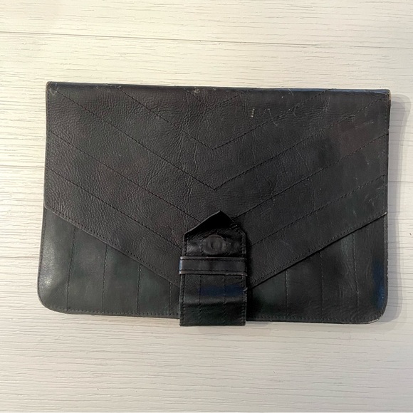 Vintage Handbags - Vintage 70s Jacaranda Genuine Leather Envelope Clutch Bag